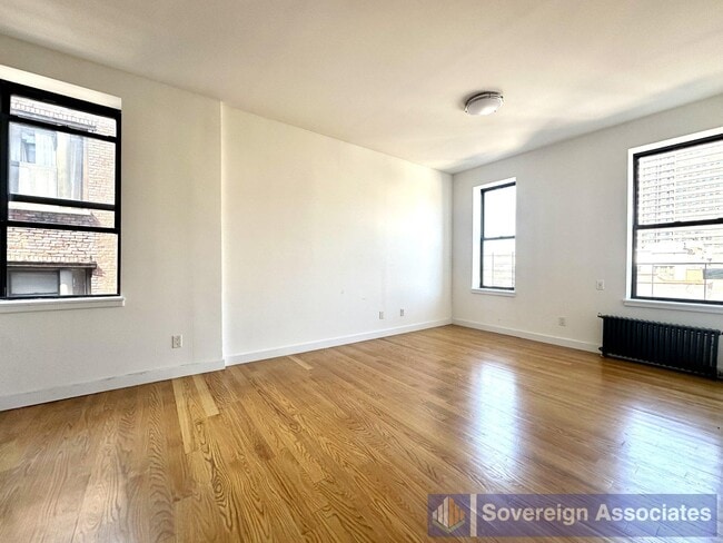 Building Photo - 609 W 137th St