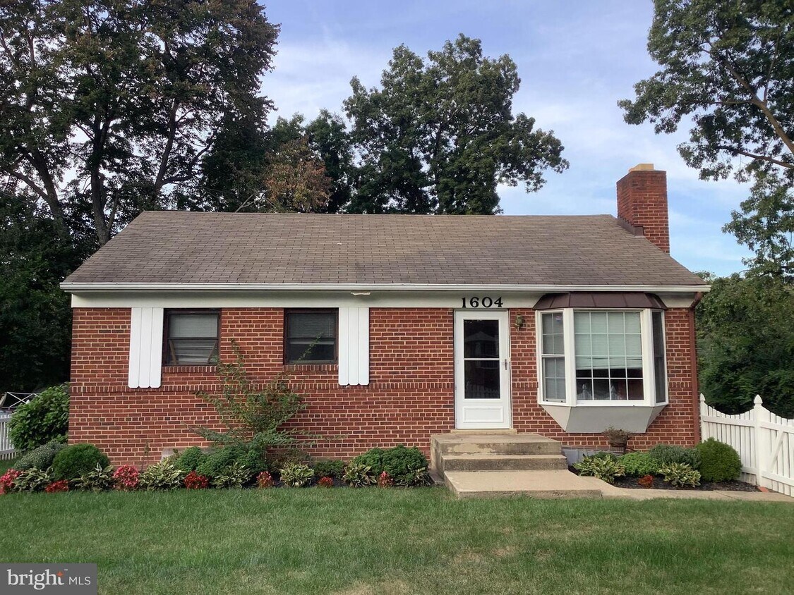 1604 Woodside Dr, Woodbridge, VA 22191 House Rental in Woodbridge, VA