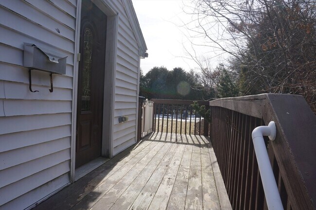 Building Photo - 8 Grenada Cir
