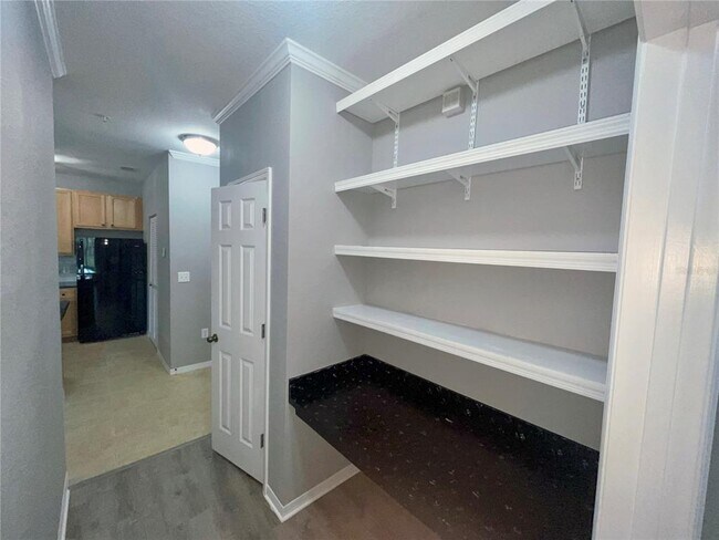 Building Photo - 10105 Courtney Oaks Cir