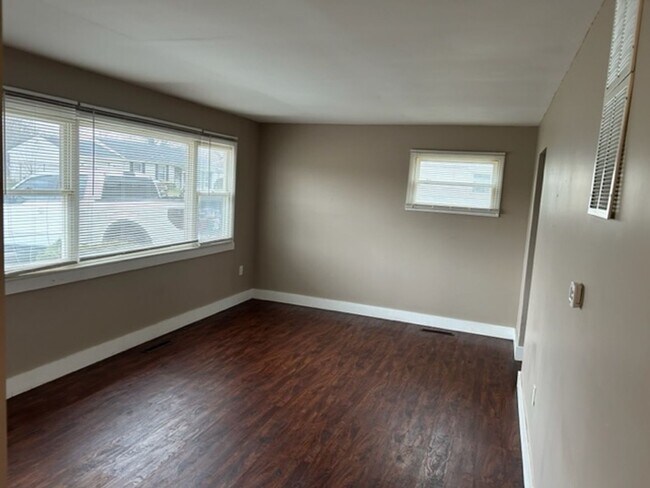 Foto del edificio - 3 Bedroom Ranch Home w/AC in Dayton **Ince...