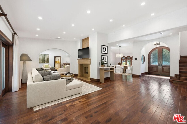Building Photo - 2108 San Ysidro Dr