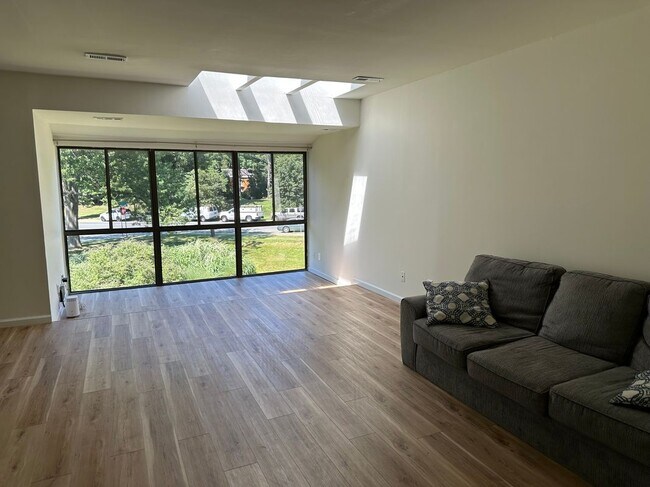 Foto del edificio - 19016 Mills Choice Rd