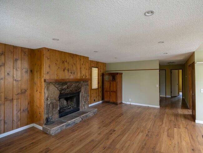 Foto del edificio - 26425 Lake Forest Dr