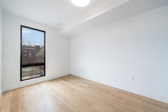 Foto del edificio - 10 Brinkerhoff St