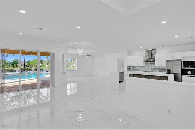 Building Photo - 13913 SW 42nd St