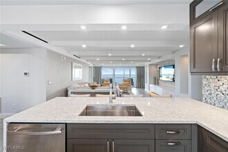 Building Photo - 9051 Gulf Shore Dr