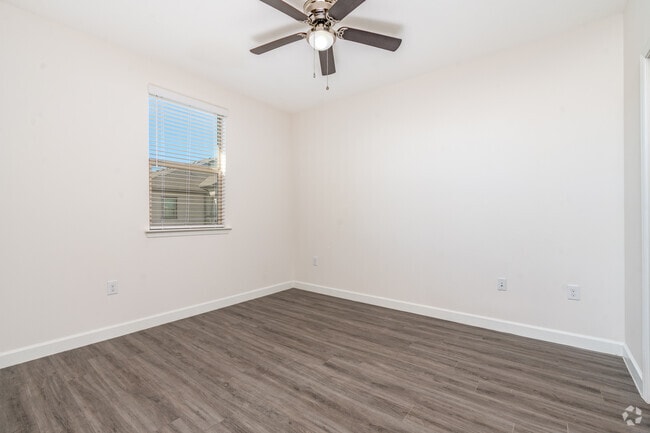 1BR, 1BA - 653SF - Bedroom - Majestic Parc