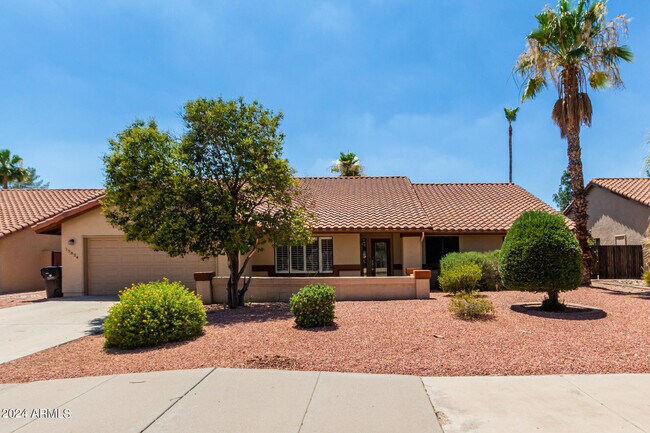 Foto del edificio - 15824 N 60th St