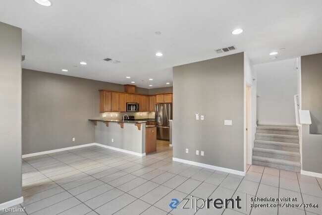 Building Photo - 2 br, 2.5 bath Condo - 2004 Anemone Way, S...