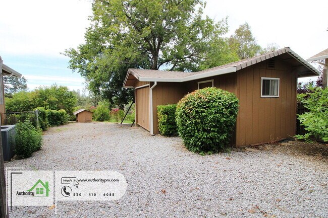 Building Photo - 3345 Golden Heights Dr