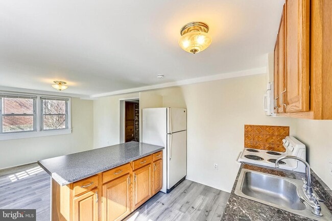 Building Photo - 4107 Stoconga Dr