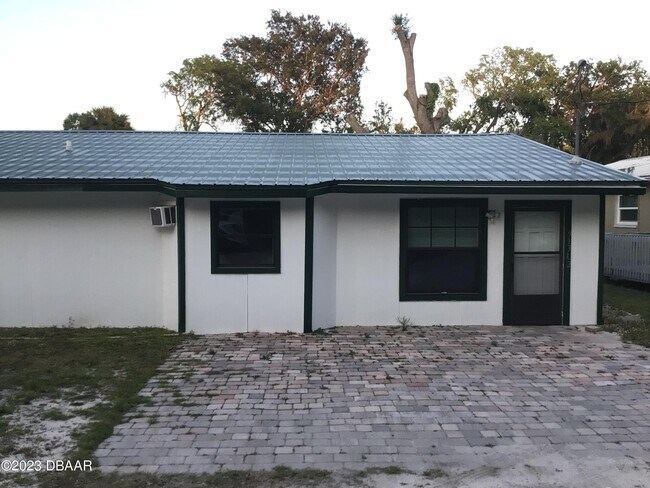 Foto del edificio - 913 1/2 Madeline Ave-