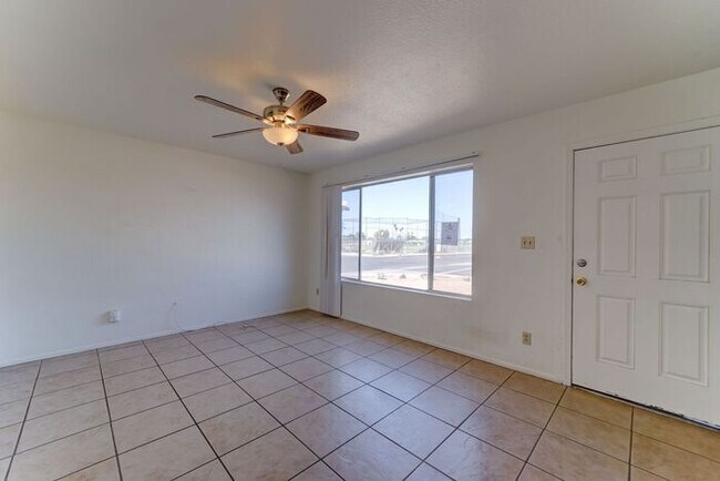 Foto del edificio - READY TO VIEW NOW! 3 Bedroom/ 2 Bath with ...