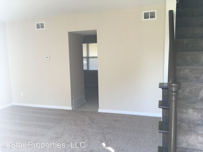 Building Photo - 2 br, 1 bath House - 1005 Pine St.