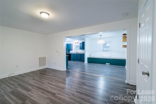 Building Photo - 284 Stanley Spencer Mountain Rd