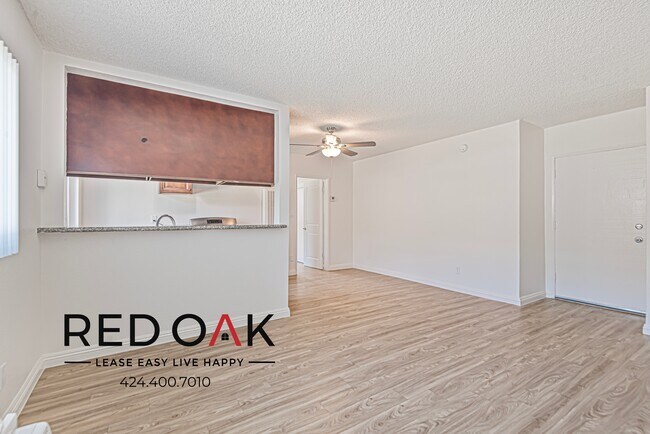 Building Photo - ~1 Month FREE~ Fantastic One Bedroom with ...