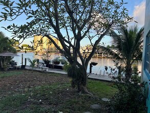 Building Photo - 3111 NE 29th St