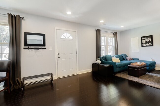 Foto del edificio - 7722 Frederick Rd
