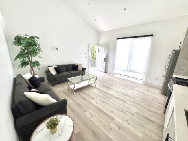 Foto del edificio - 7822 Shadyspring Dr