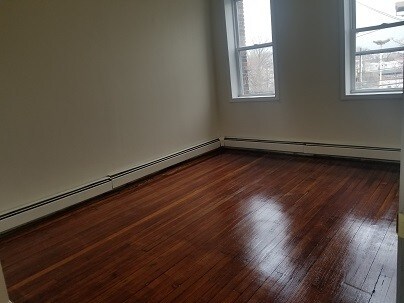 Building Photo - 579 West Side Ave