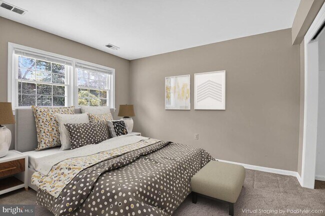 Foto del edificio - 7917 Falstaff Rd