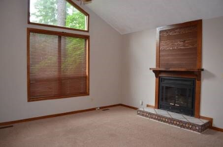 Building Photo - 2850 Village Dr