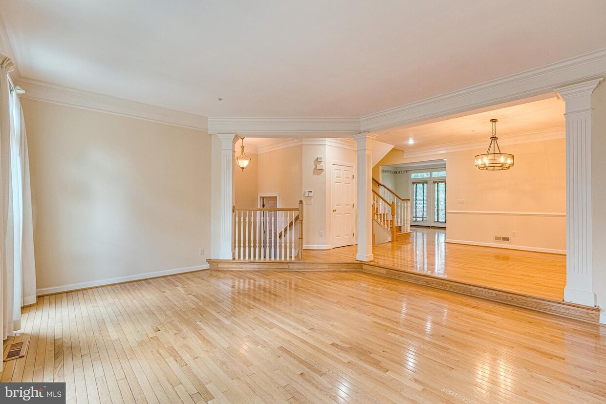 9910 Trosby Ct, Vienna, VA 22181 Townhome Rentals in Vienna VA