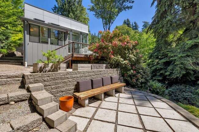 Foto del edificio - Great modern home located on Mercer Island