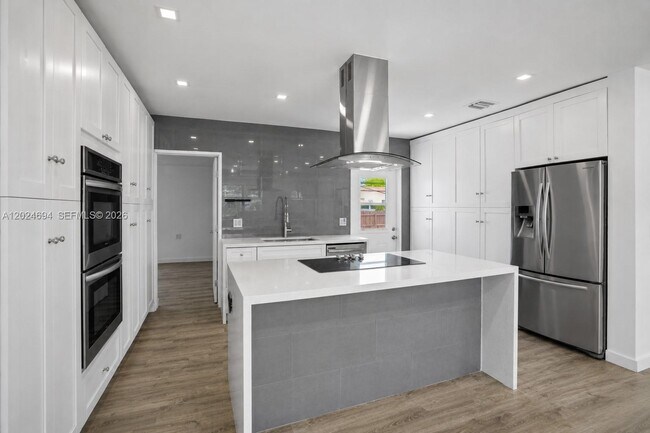 Foto del edificio - 1081 NE 166th St