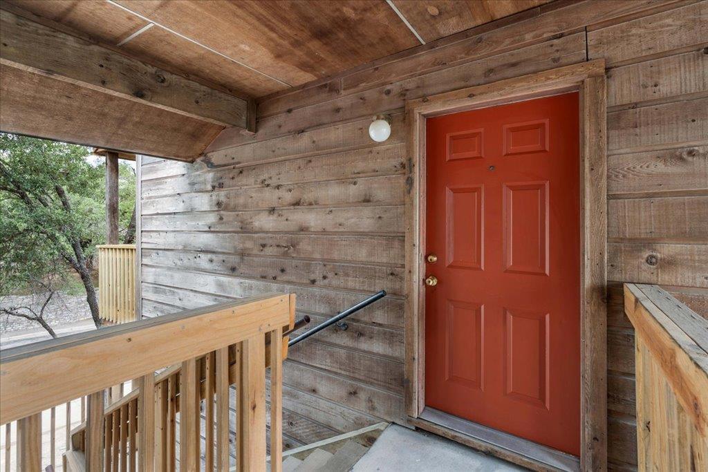 Foto principal - 6903 Deatonhill Dr