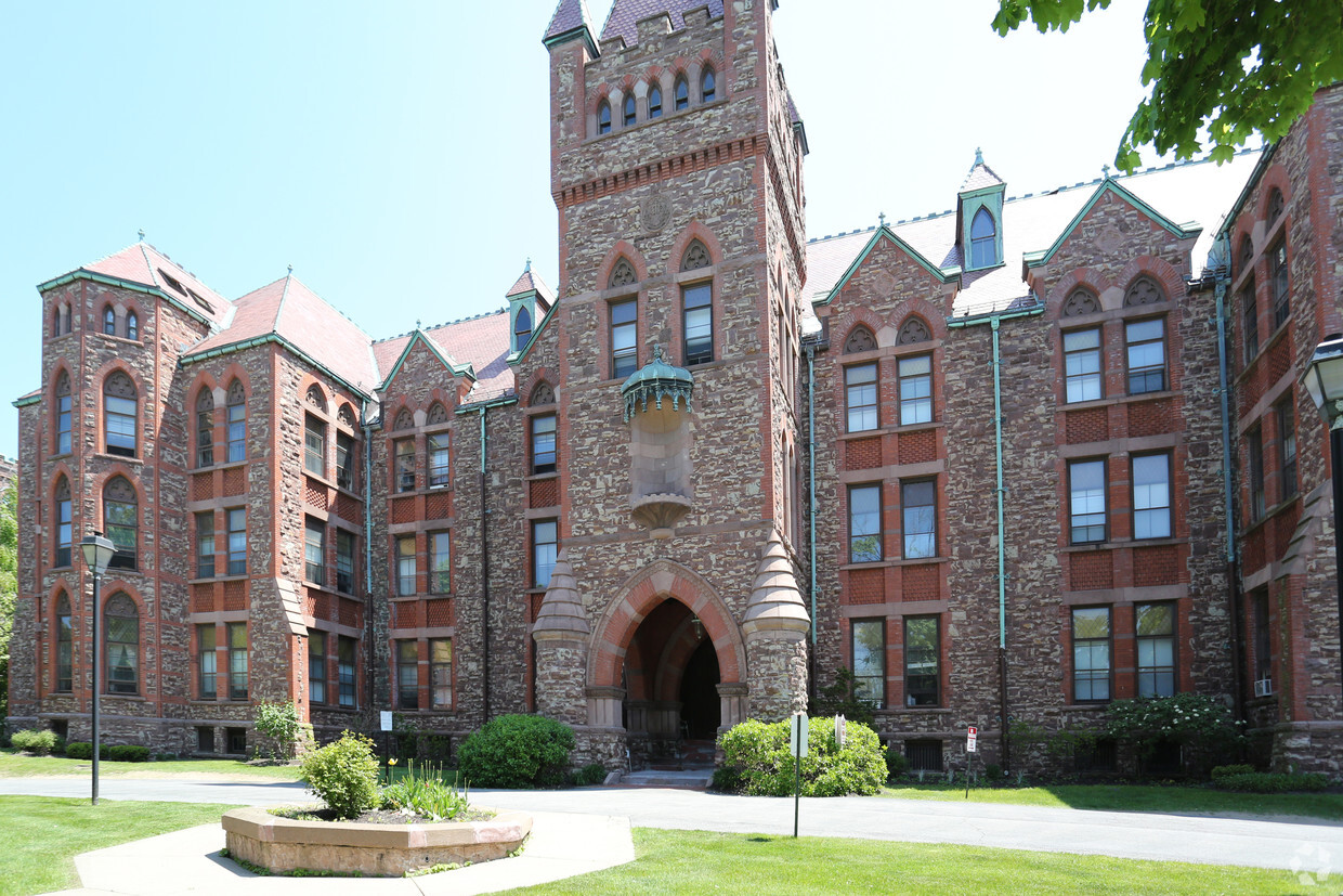 Foto principal - St. Bernard's Park - 55+ Senior Housing