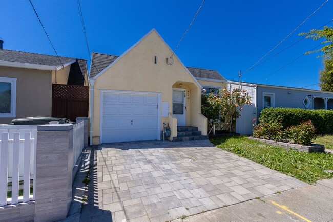 Foto del edificio - 3 Bed / 2 Bath San Bruno home with private...