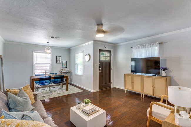 Building Photo - 3244 Sandage Ave