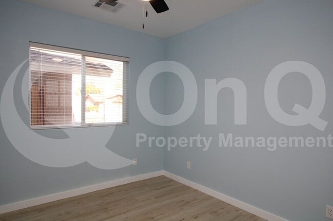 Foto del edificio - 5257 E Diamond Ave