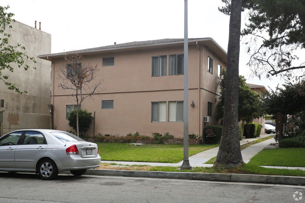 Primary Photo - 1134 N Columbus Ave