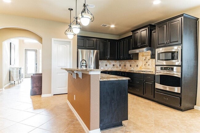 Building Photo - 12301 Fairway Cove