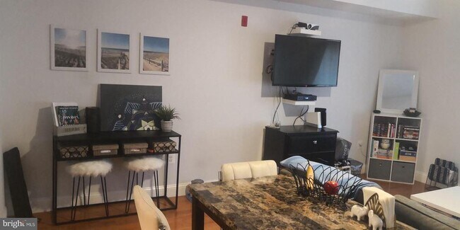 Foto del edificio - 617 N 11th St