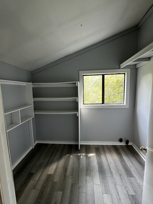 Building Photo - 762 Possum Hollow Trail