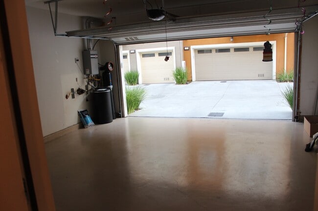 Building Photo - 1206 Nestwood Way