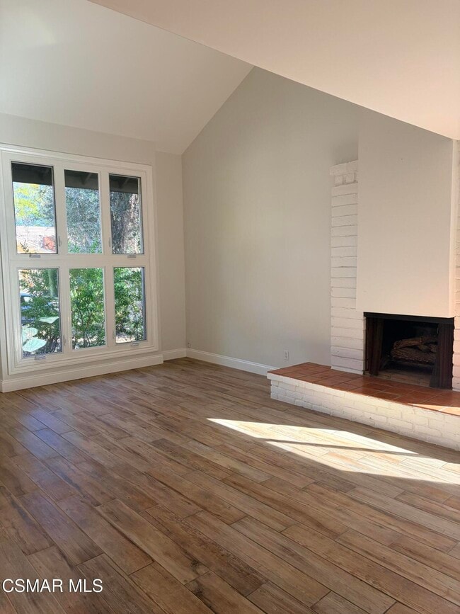 Building Photo - 1075 Triunfo Canyon Rd