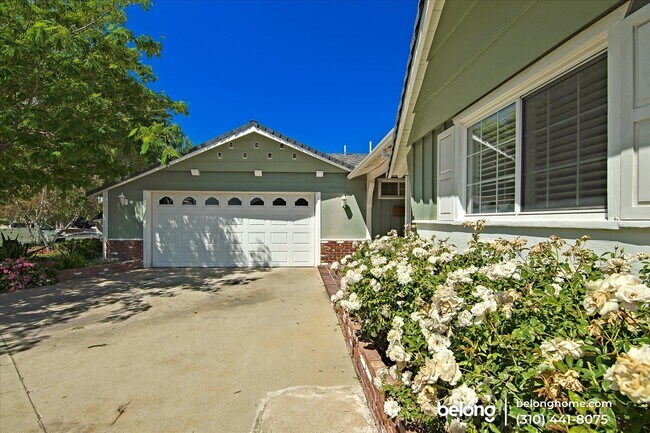 Building Photo - 16829 Hiawatha St