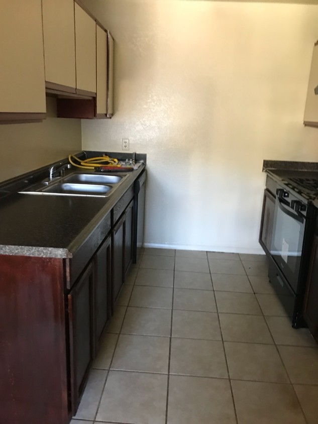 Kitchen - 430 N Chester Ave