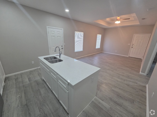 Building Photo - 1608 Canelo Dr