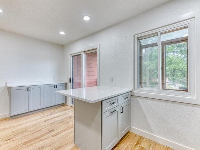 Building Photo - 3050 W 32nd Ave