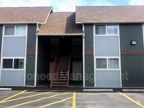 140 NE Atkinson Ct