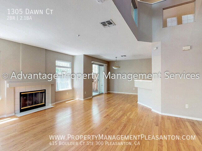 Foto del edificio - 1305 Dawn Ct