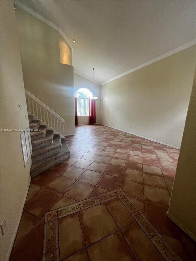Building Photo - 15640 SW 16th Ct