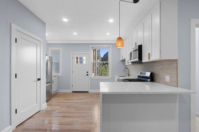 Foto del edificio - 3805 W Belle Plaine Ave