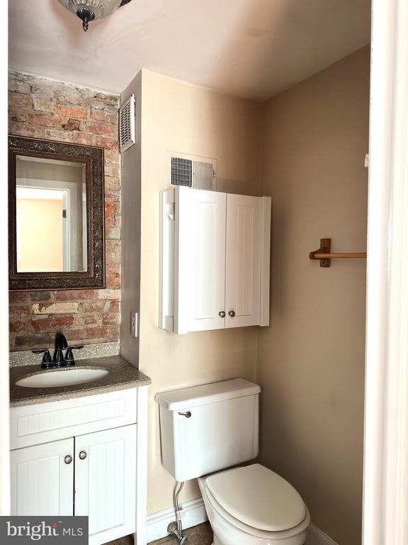 Foto del edificio - 623 S American St